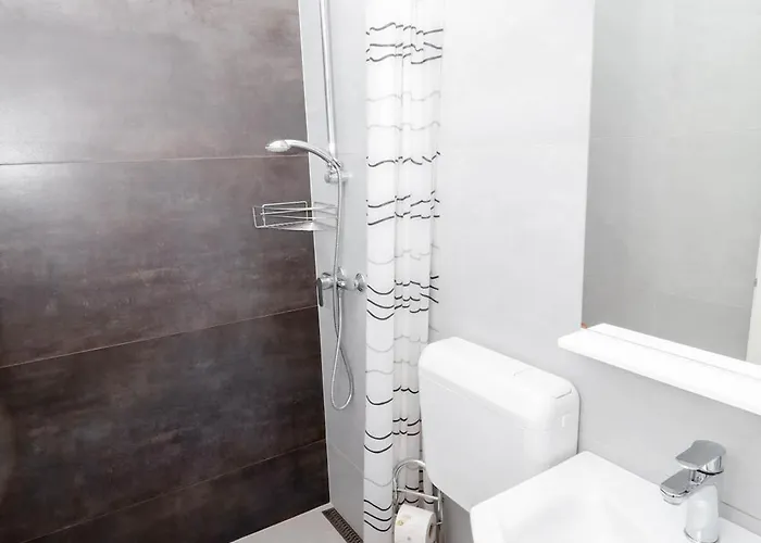 شقة Amb Apartmaji