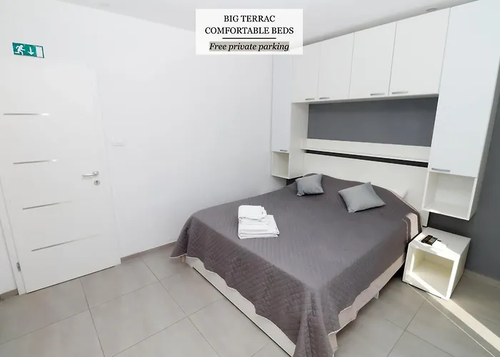 شقة Amb Apartmaji